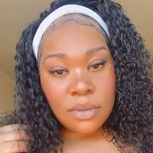 Meet your Posher, Nakeya